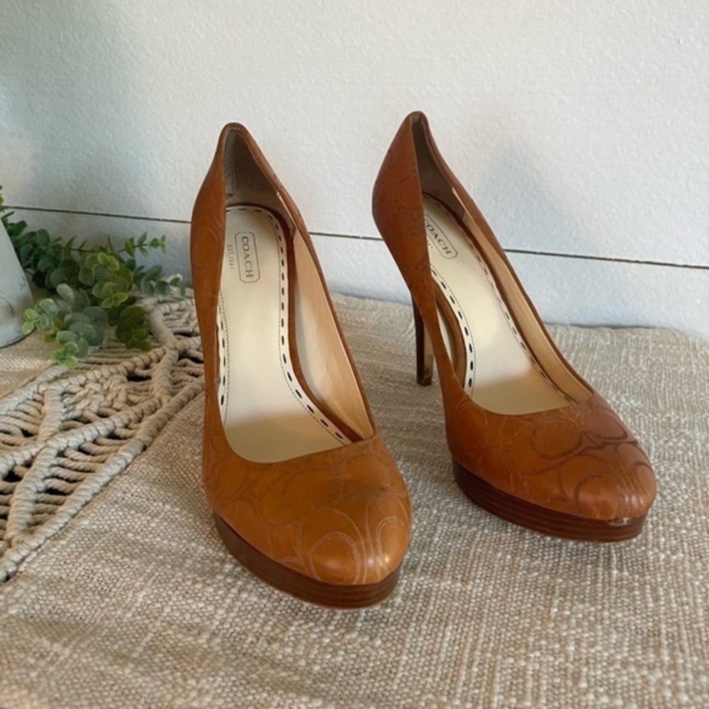 Coach C Logo Basil Veg Leather Whiskey Platform Heels Size 8.5